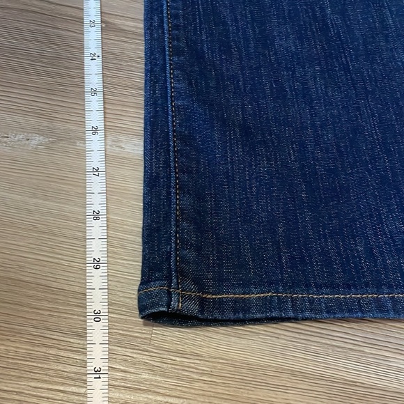 Levi's 512 Perfectly Slimming Bootcut Jeans Women's 8 Dark Wash Midrise Comfort - Picture 6 of 15